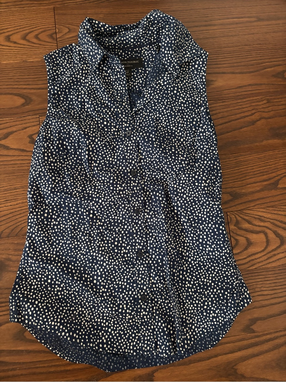 Banana Republic Navy & White Polka Dot Sleeveless Button-Down Shirt